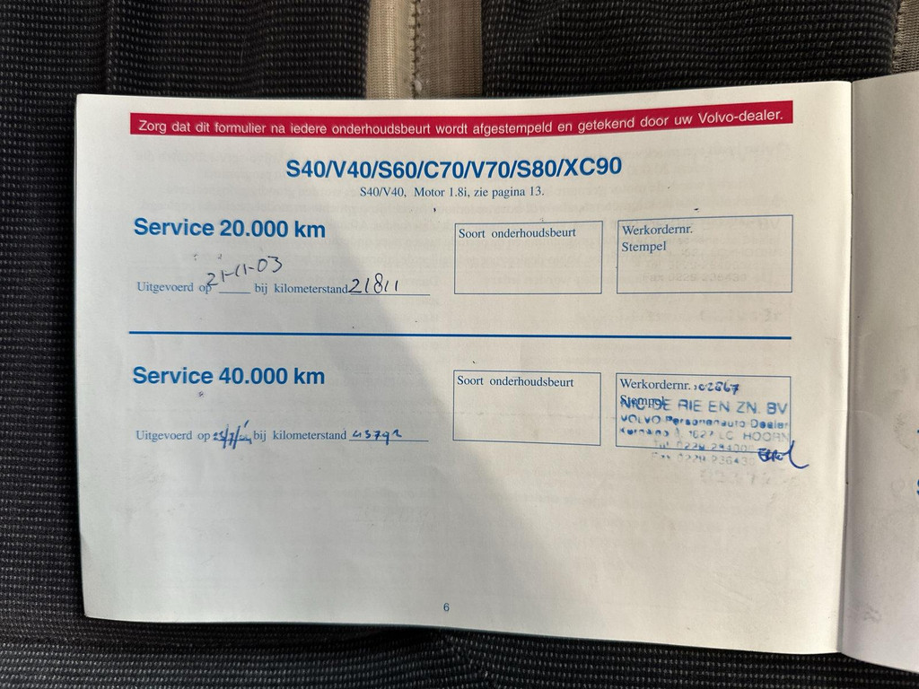 43018764-16.jpg