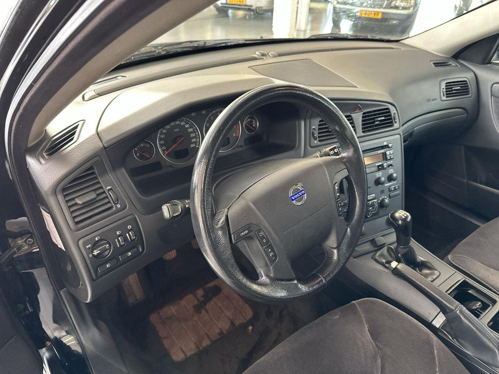 43018764-9.jpg