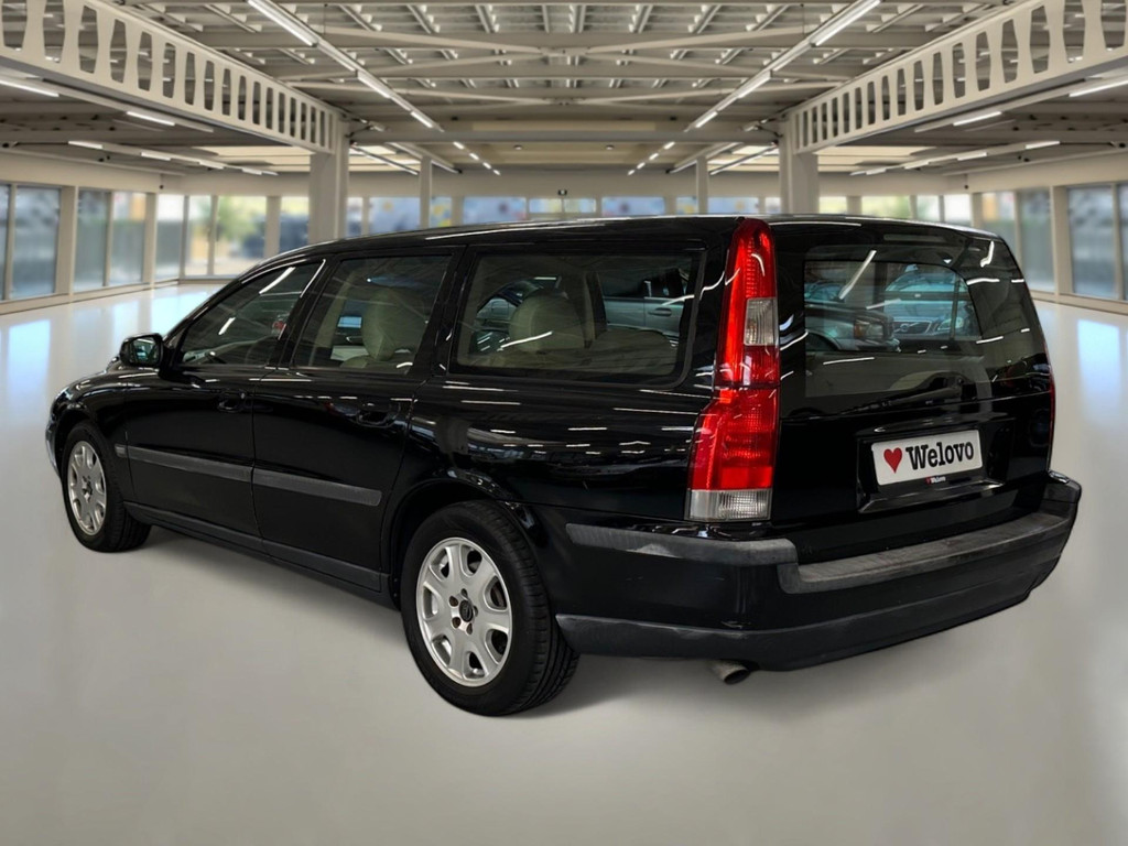 48689102-7.jpg
