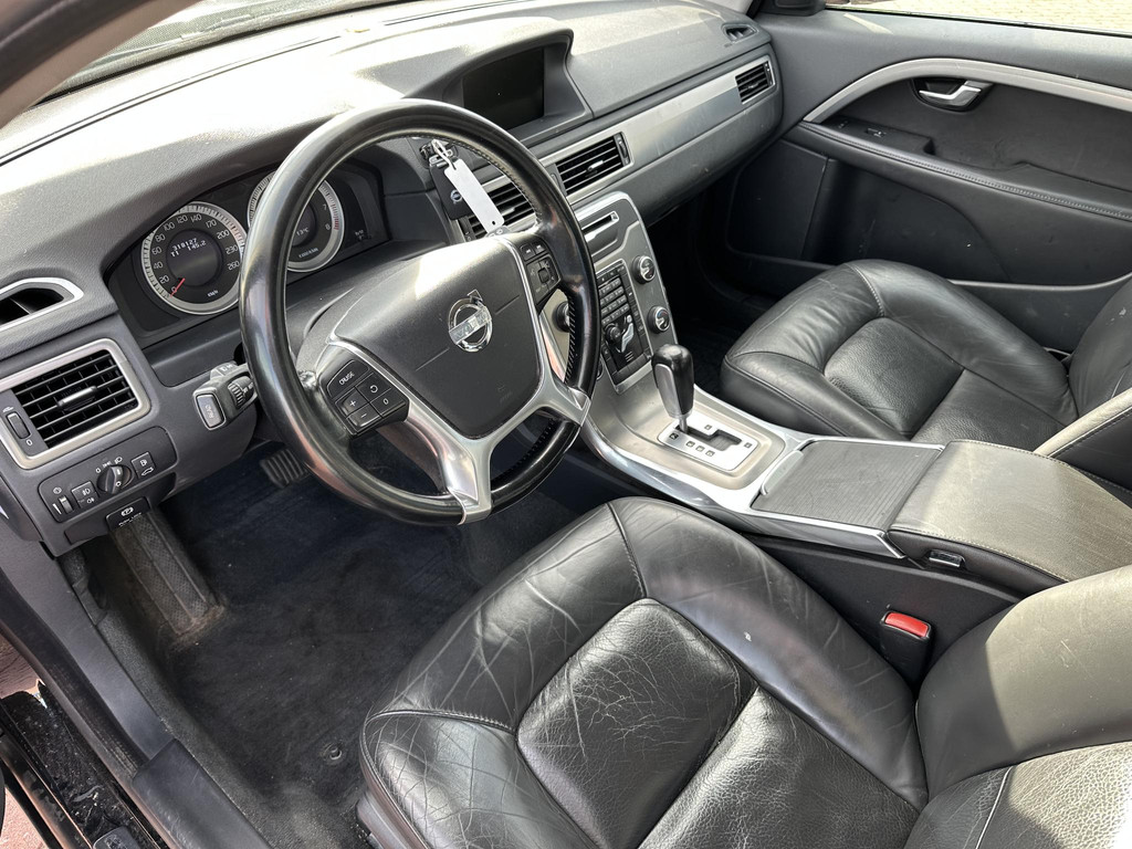 48859411-8.jpg