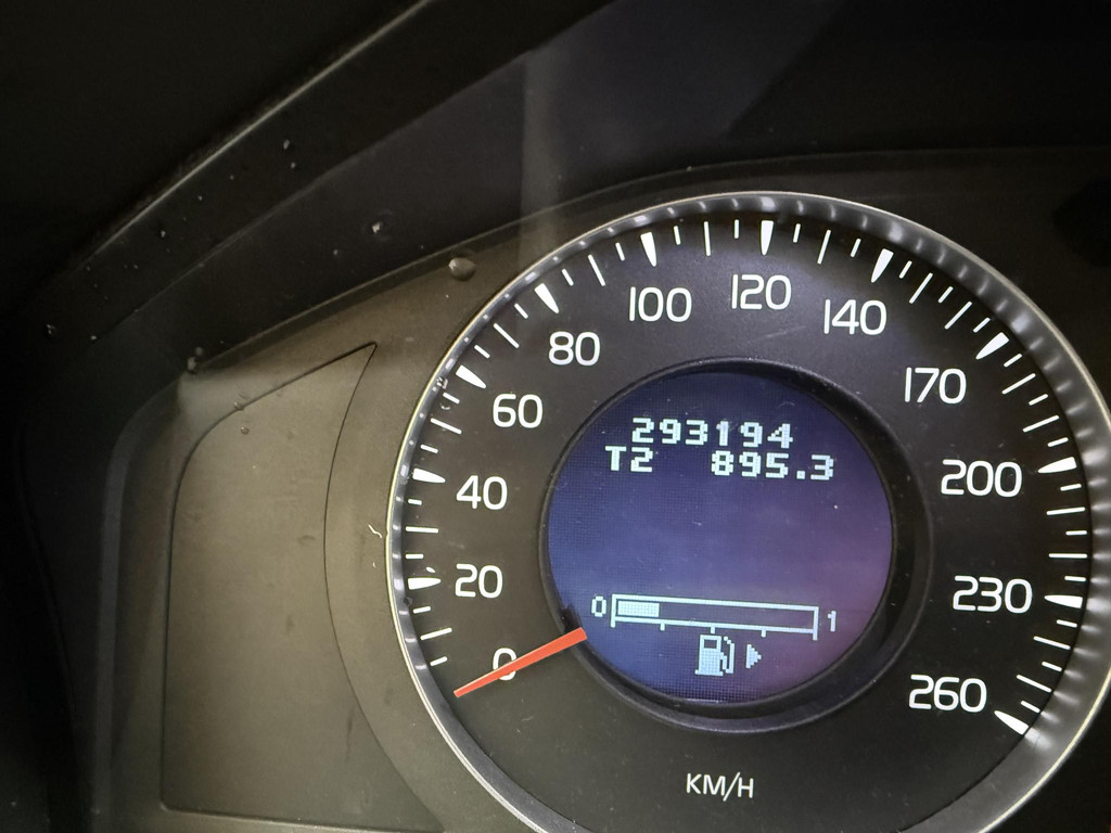 49080085-14.jpg