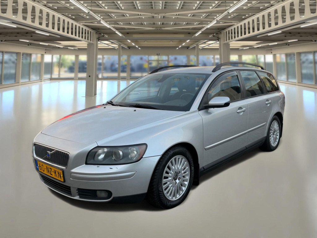 49433047-2.jpg