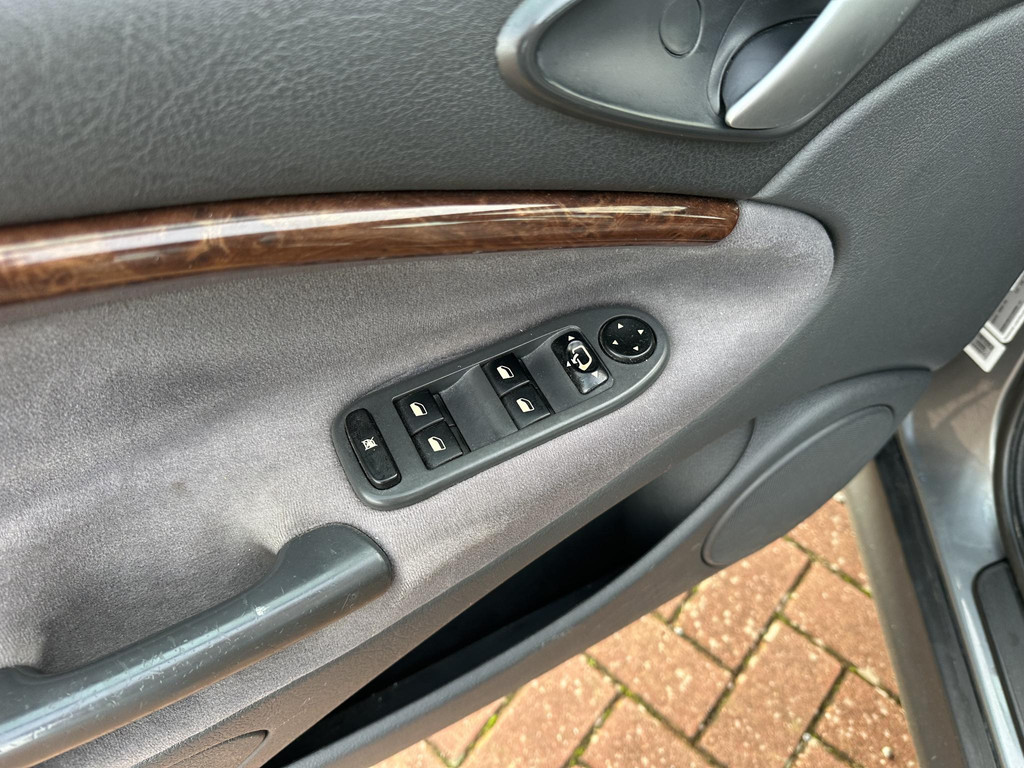 49922291-15.jpg