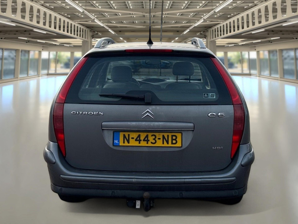 49922291-2.jpg
