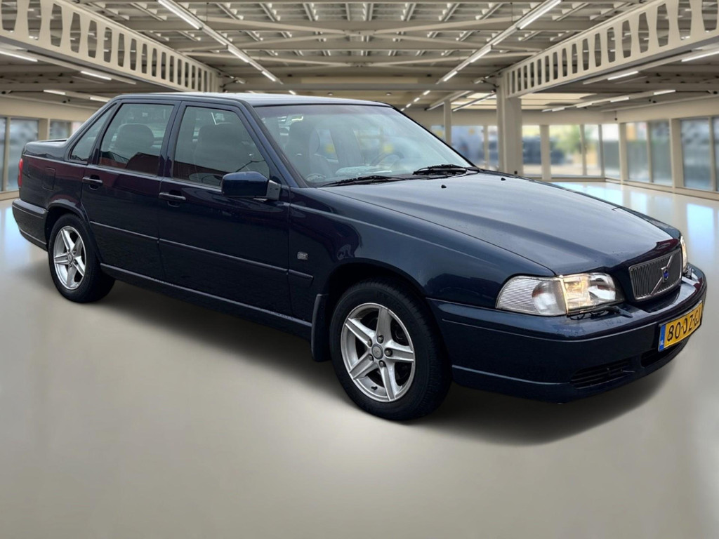 51094184-6.jpg