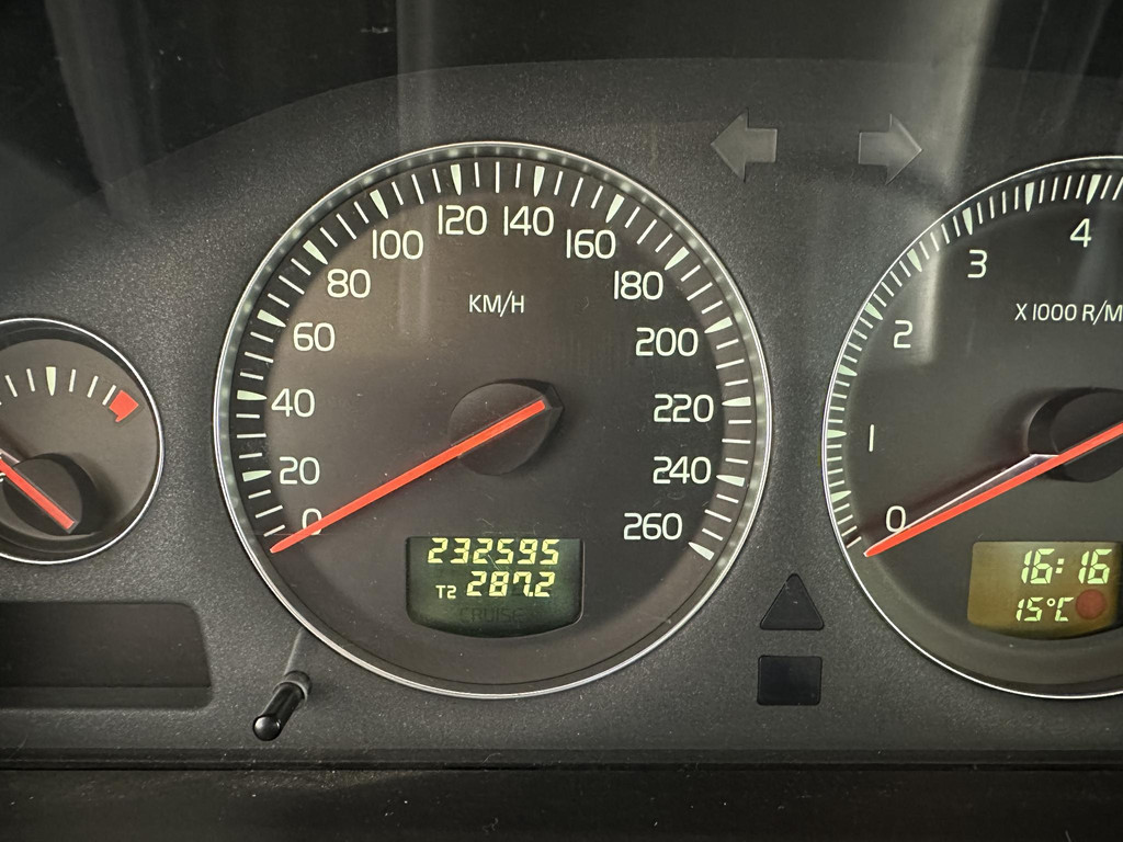 52149931-14.jpg
