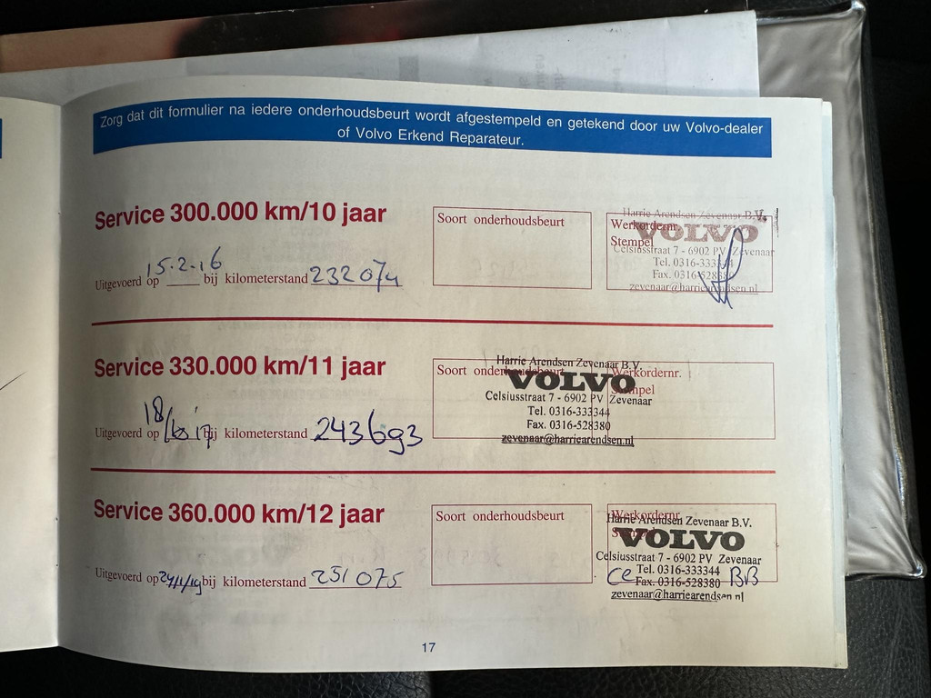 52562261-29.jpg