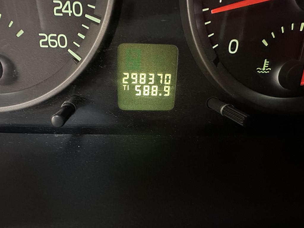 52565371-22.jpg