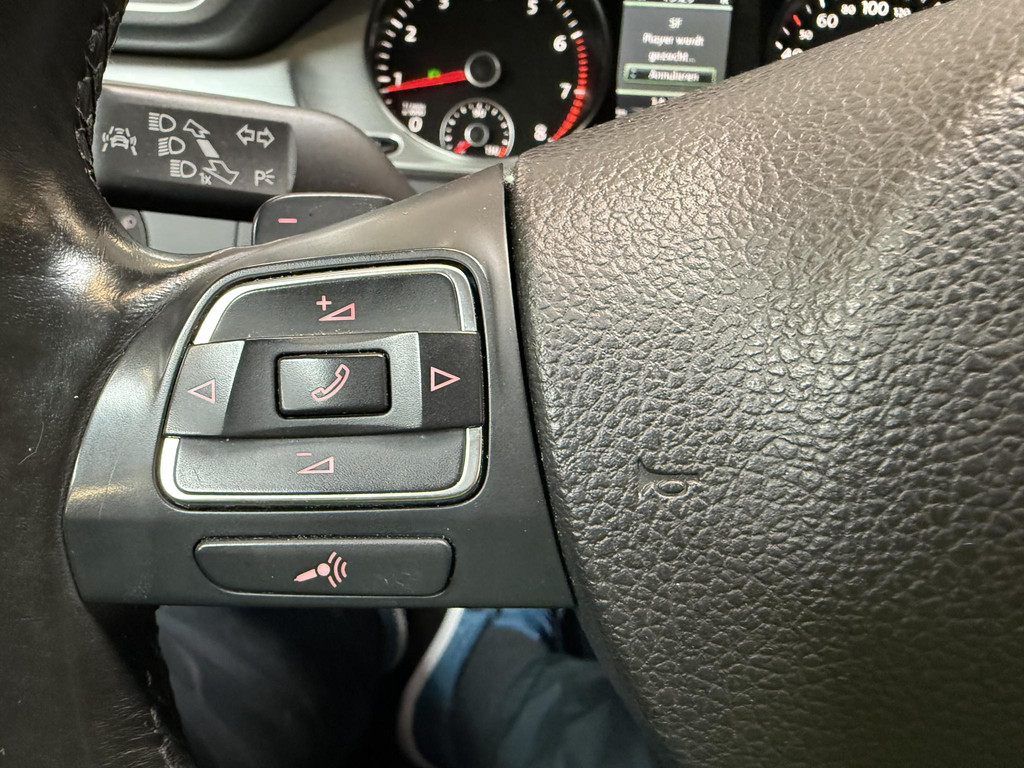 52906832-18.jpg