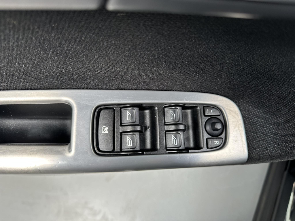 53010052-17.jpg