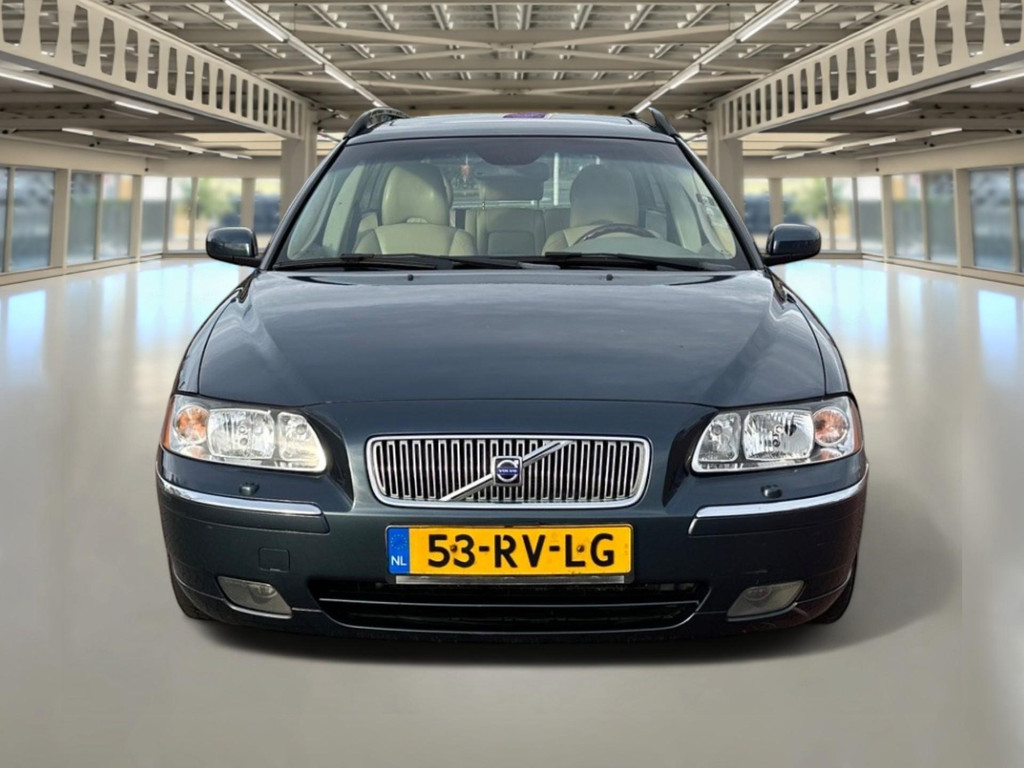 53137843-1.jpg