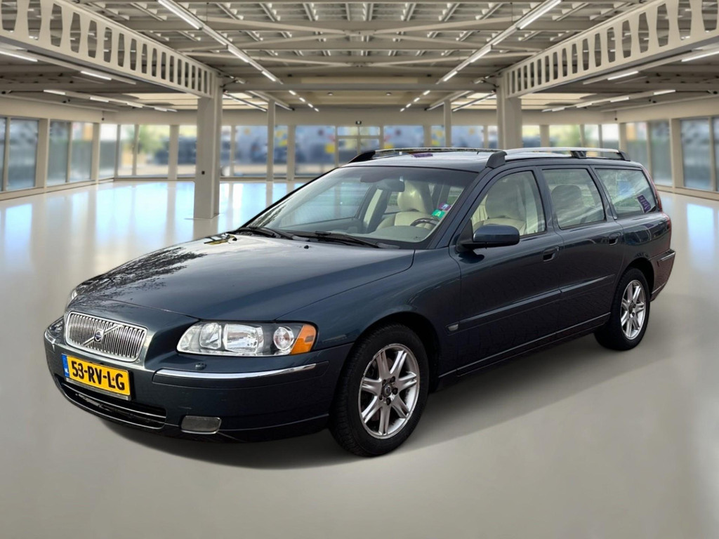 53137843-6.jpg