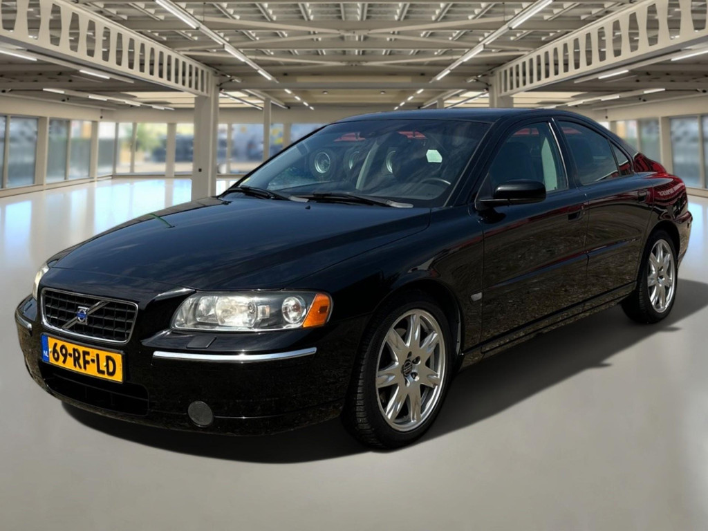 53717486-7.jpg
