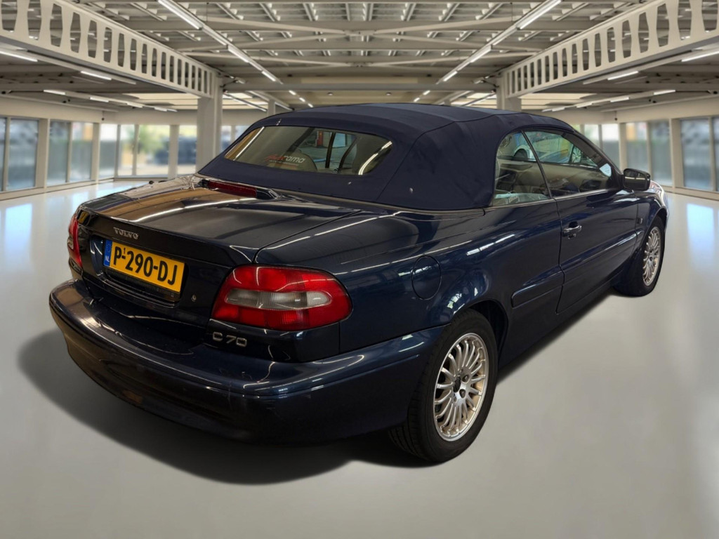 54309866-6.jpg