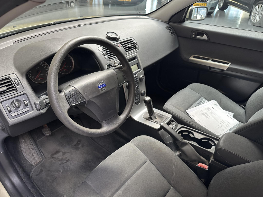 54957984-10.jpg