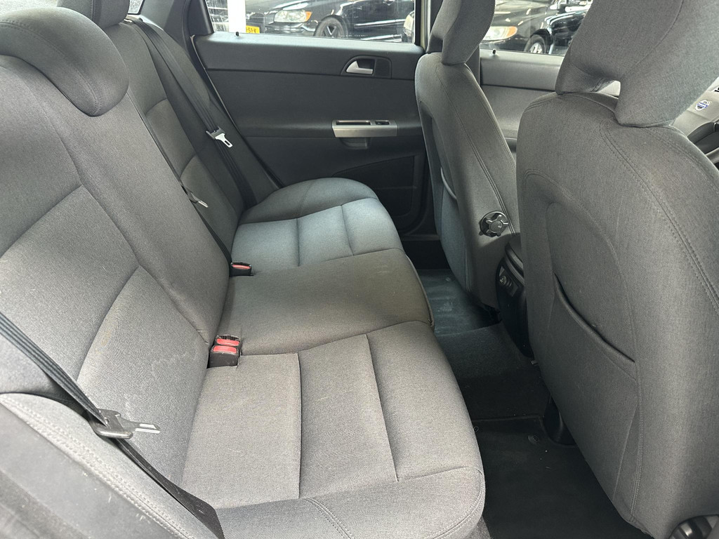54957984-14.jpg