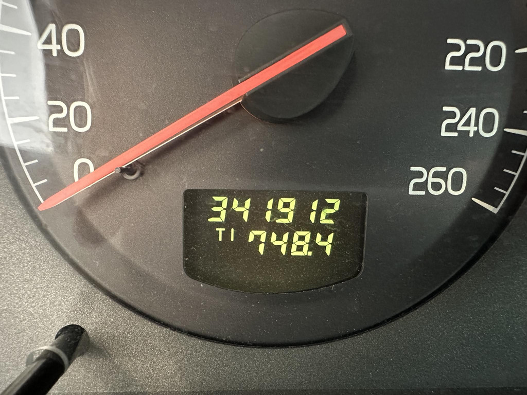 55624987-18.jpg