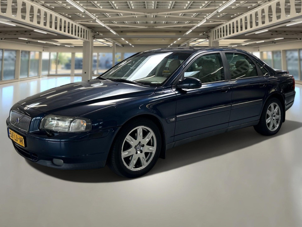 55643458-6.jpg