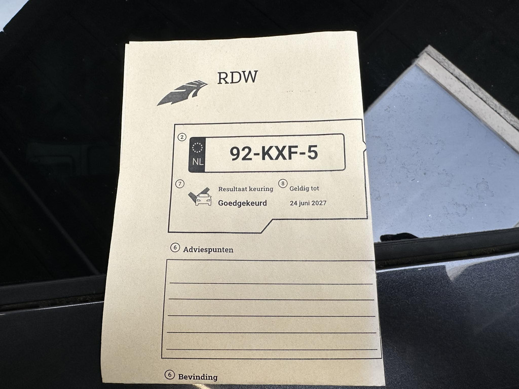 55886112-17.jpg