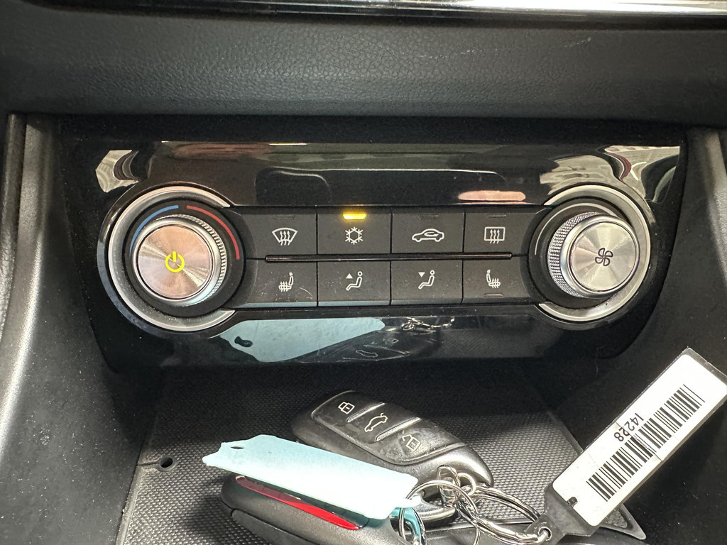 56109860-24.jpg