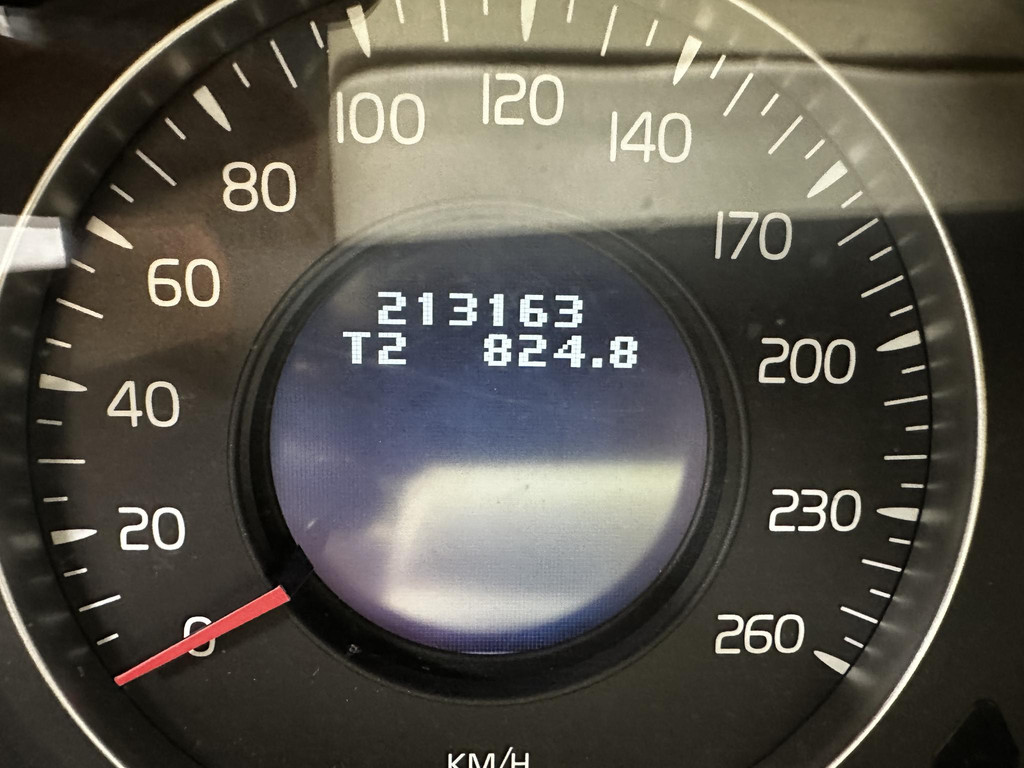 56857648-19.jpg