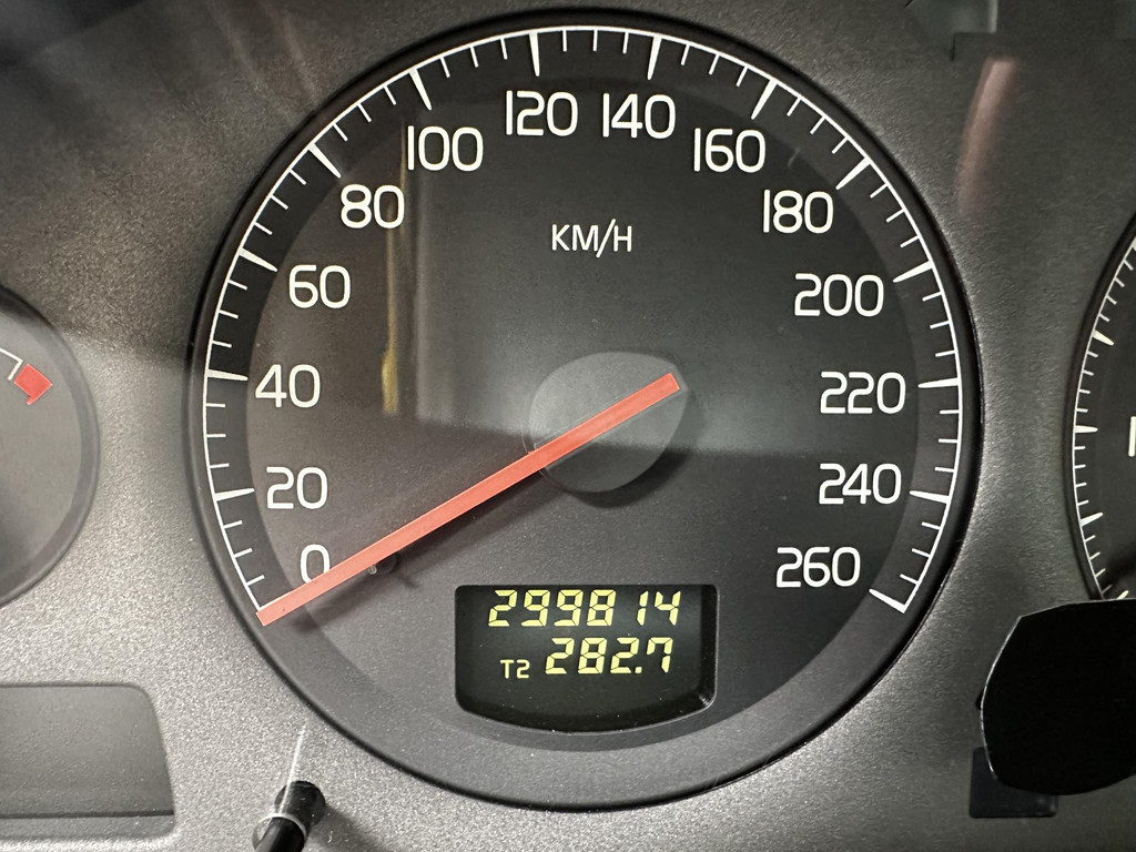 57122847-15.jpg