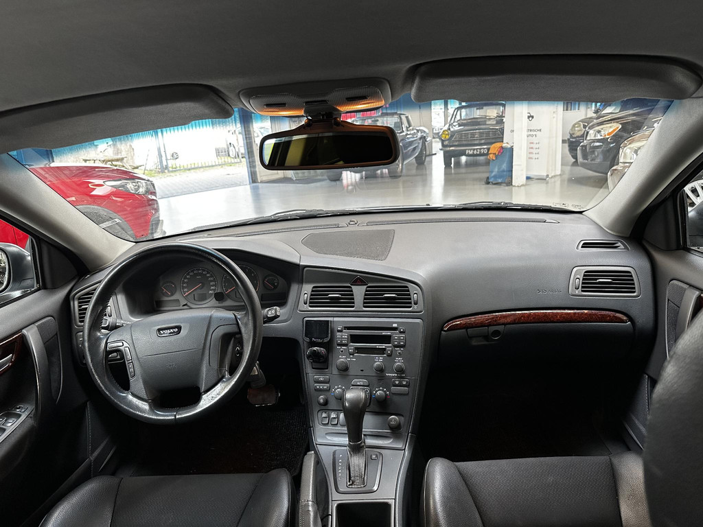 57122847-8.jpg