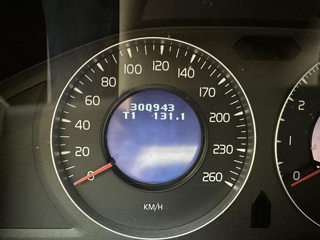 57672182-25.jpg