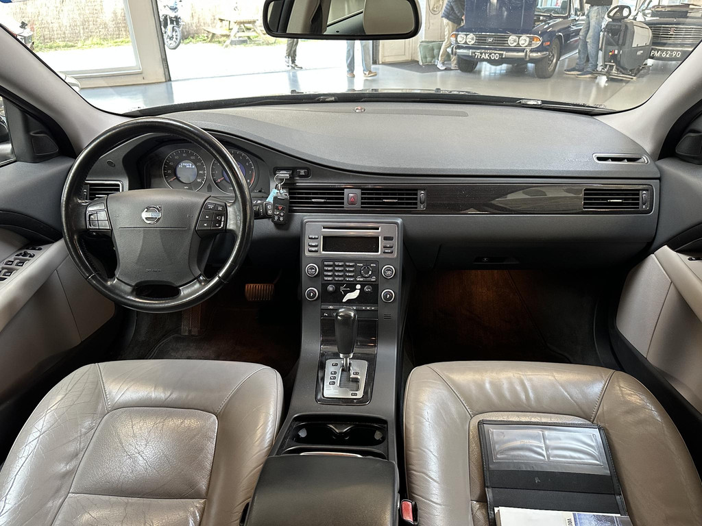 57809285-12.jpg