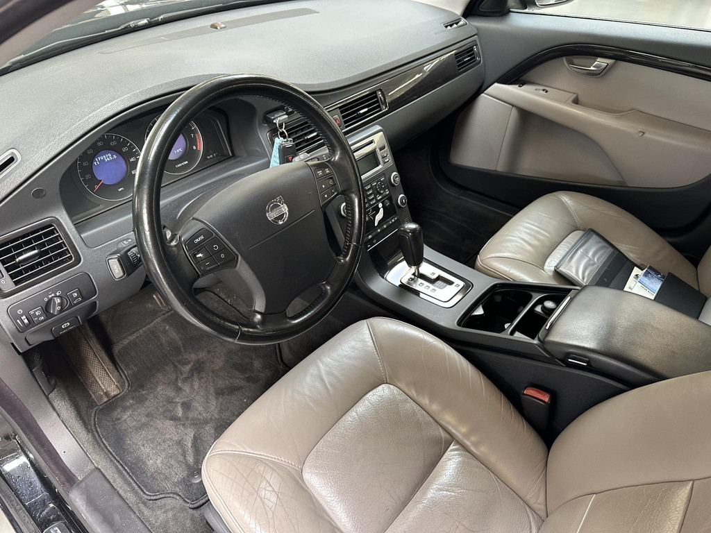 57809285-8.jpg